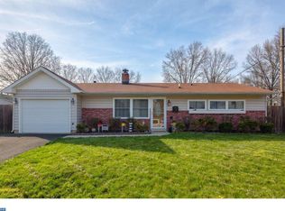67 Tapered Oak Ln, Levittown, PA