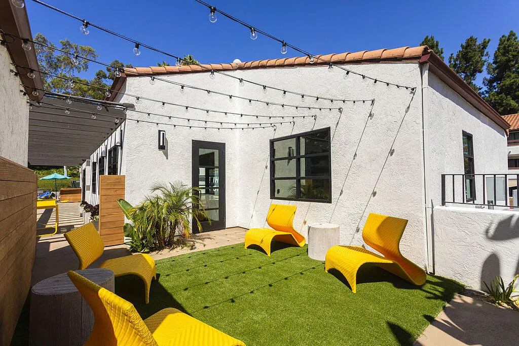 La Jolla Blue Apartments — Photo 4