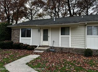 1953 Lac Du Mont Dr, Haslett, MI 48840