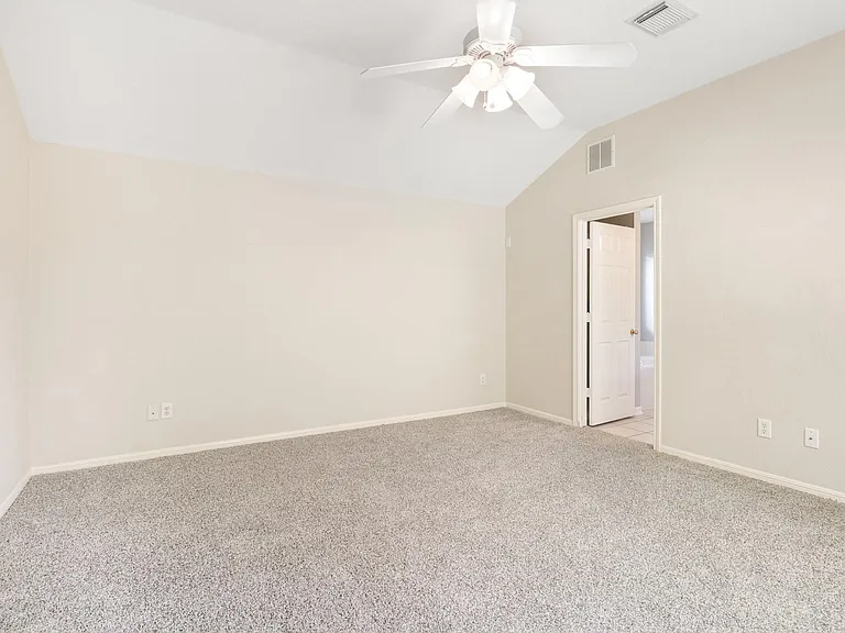 14615 Rochelle Ct — Photo 15