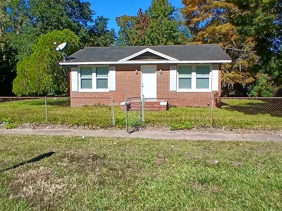 2701 Lowell Ave