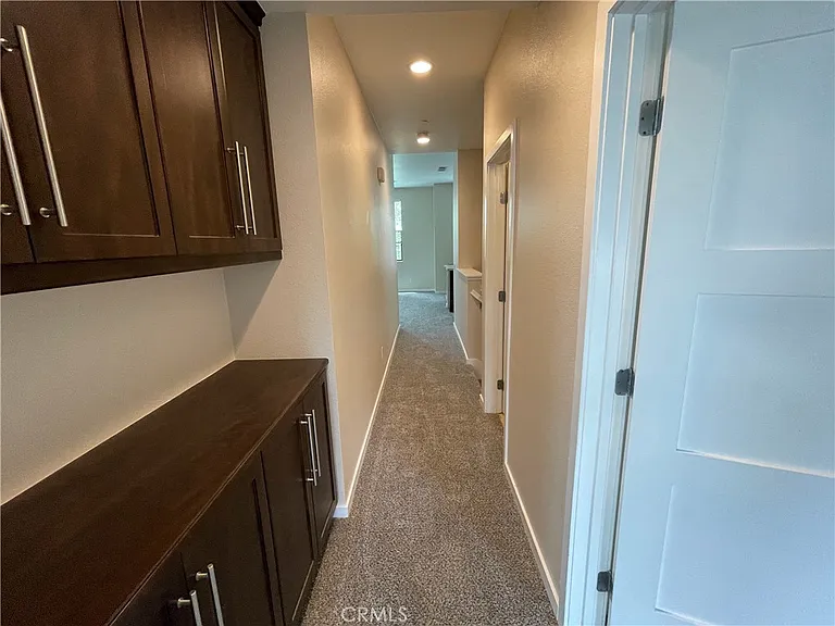 501 W Maple Ave — Photo 36