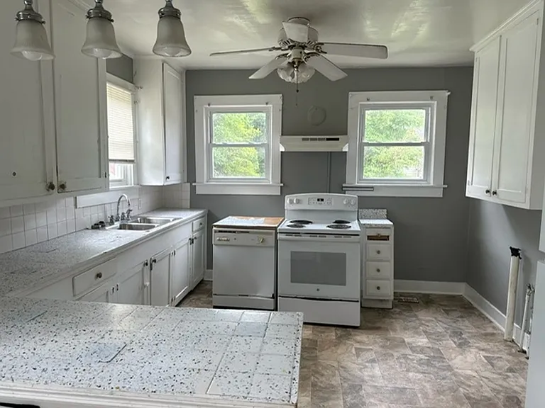 519 Highmarket St — Photo 3