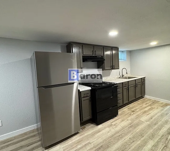 1053 Huey St — Photo 1