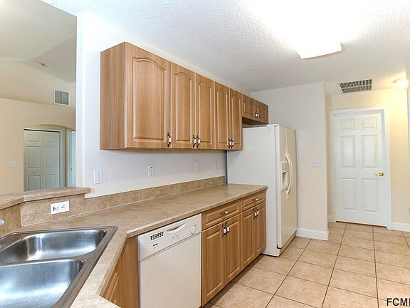 3rd image of 38 Firethorn Ln