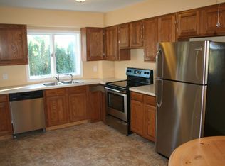 1052 Great Rd #1, Lincoln, RI 02865