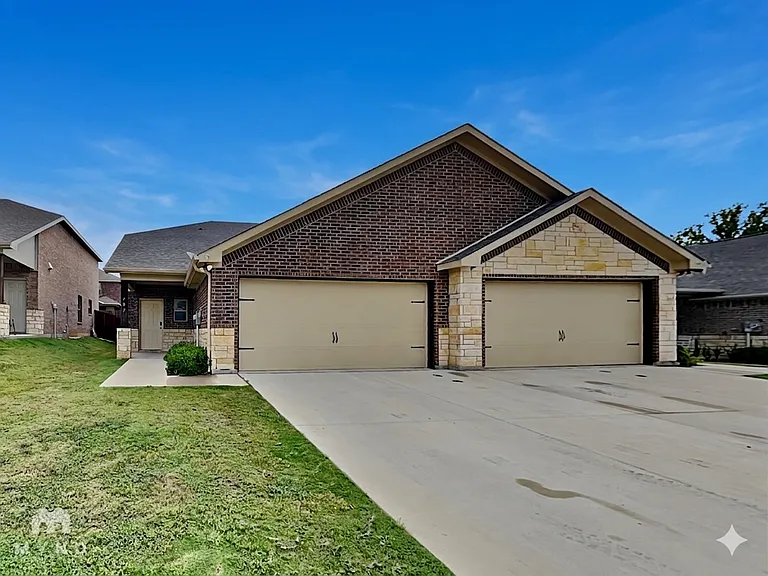 709 Rolling Terrace Cir — Photo 1