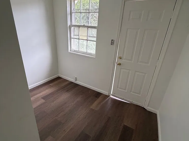 398 Valley Rd — Photo 5