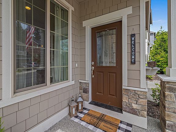 3rd image of 2302 Cady Dr