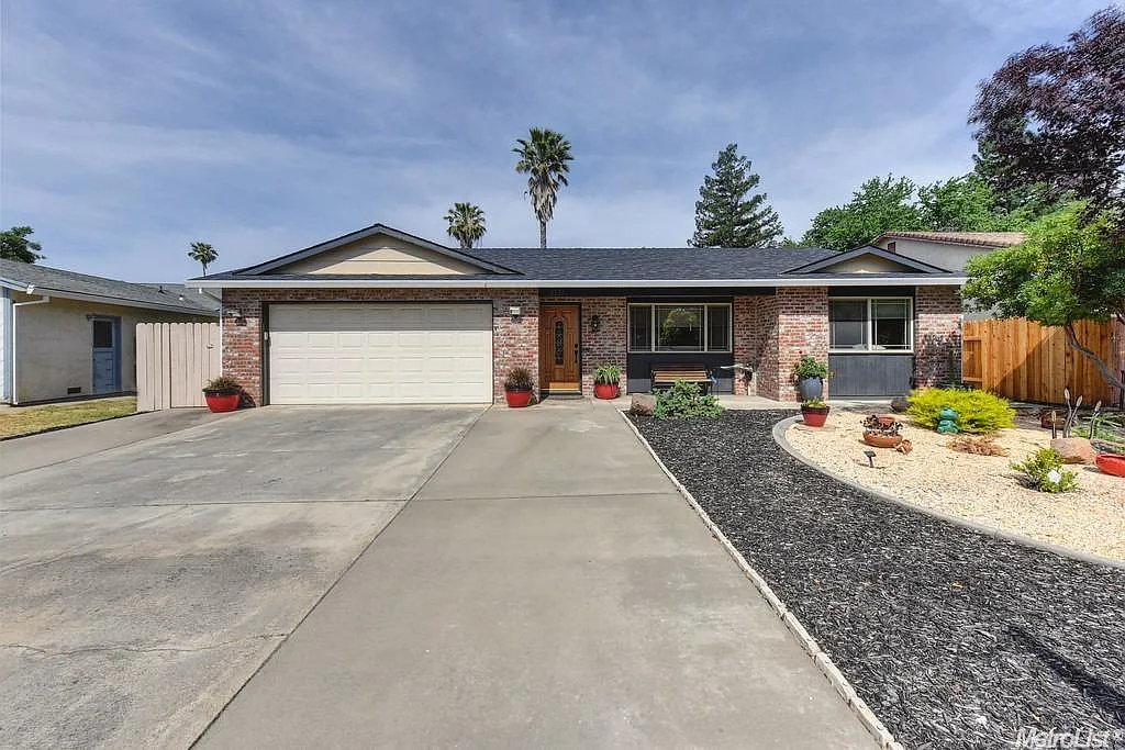 8321 Bramble Tree Way photo 1