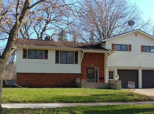 2411 Linden Ave, Iowa Falls, IA 50126