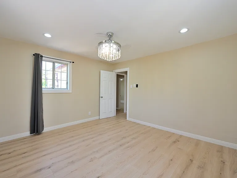 328 E Olive Ave — Photo 22