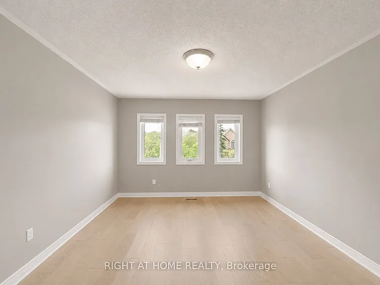 2233 Rockingham Dr — Photo 20