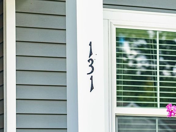 3rd image of 131 Royal Cainhoy Way