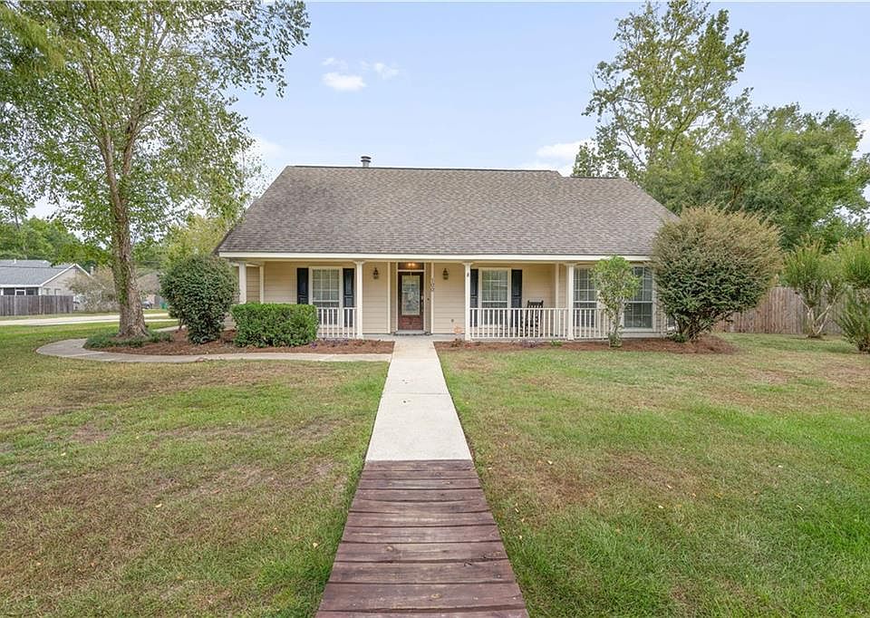 1st image of 100 Carmel Dr