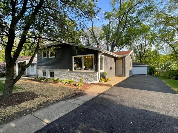 597 Lowden Ave, Glen Ellyn, IL 60137