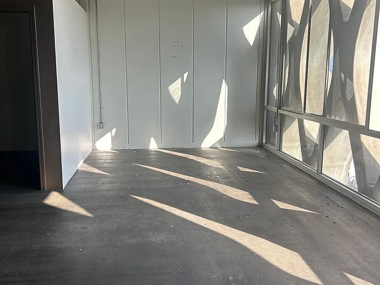2404 Wilshire Blvd #11D — Photo 3
