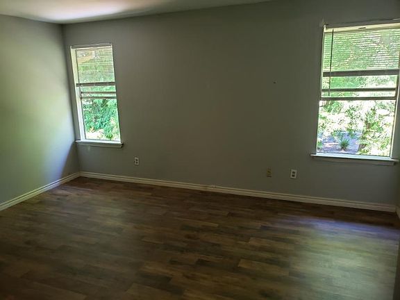5th image of 5885 Tullis Dr