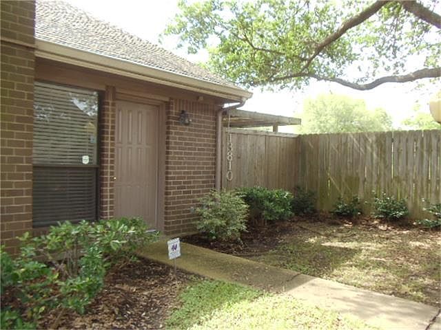 1st image of 13810 Hollowgreen Dr #323/210