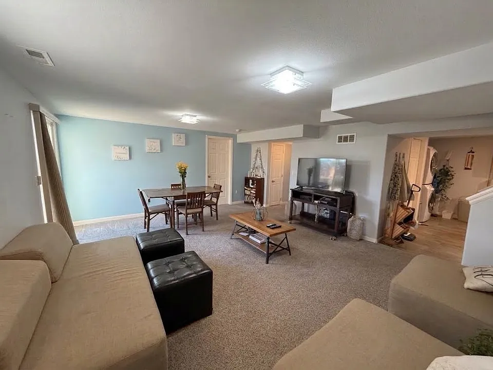 1848 S Zinnia Ct