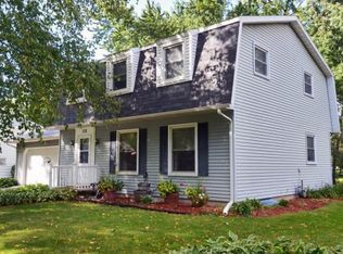 5326 Retana Dr, Madison, WI 53714