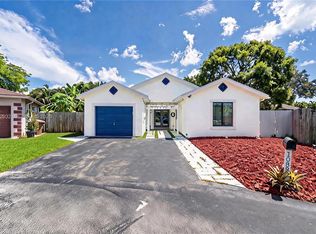 1038 SW 120th Way, Davie, FL 33325
