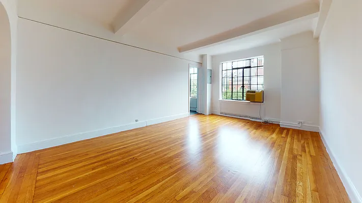 Rented by Bond New York | media 19