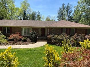 134 Woodhaven Dr, Hendersonville, NC 28739