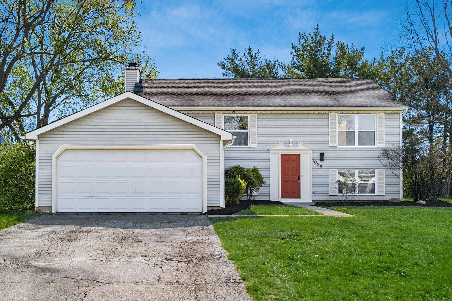 1028 Newfields Ln photo 1