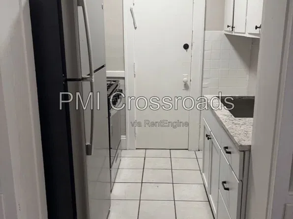 1370 West Blvd APT 16, Cleveland, OH 44102