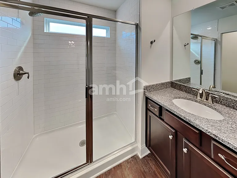 556 Summit View Ln — Photo 10