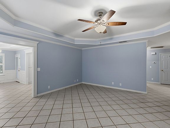 5th image of 2747 Stonehedge Dr