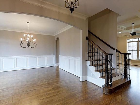 5th image of 6302 Poplar Forest Dr