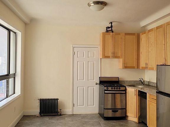 4th image of 300 W 49th St APT 507