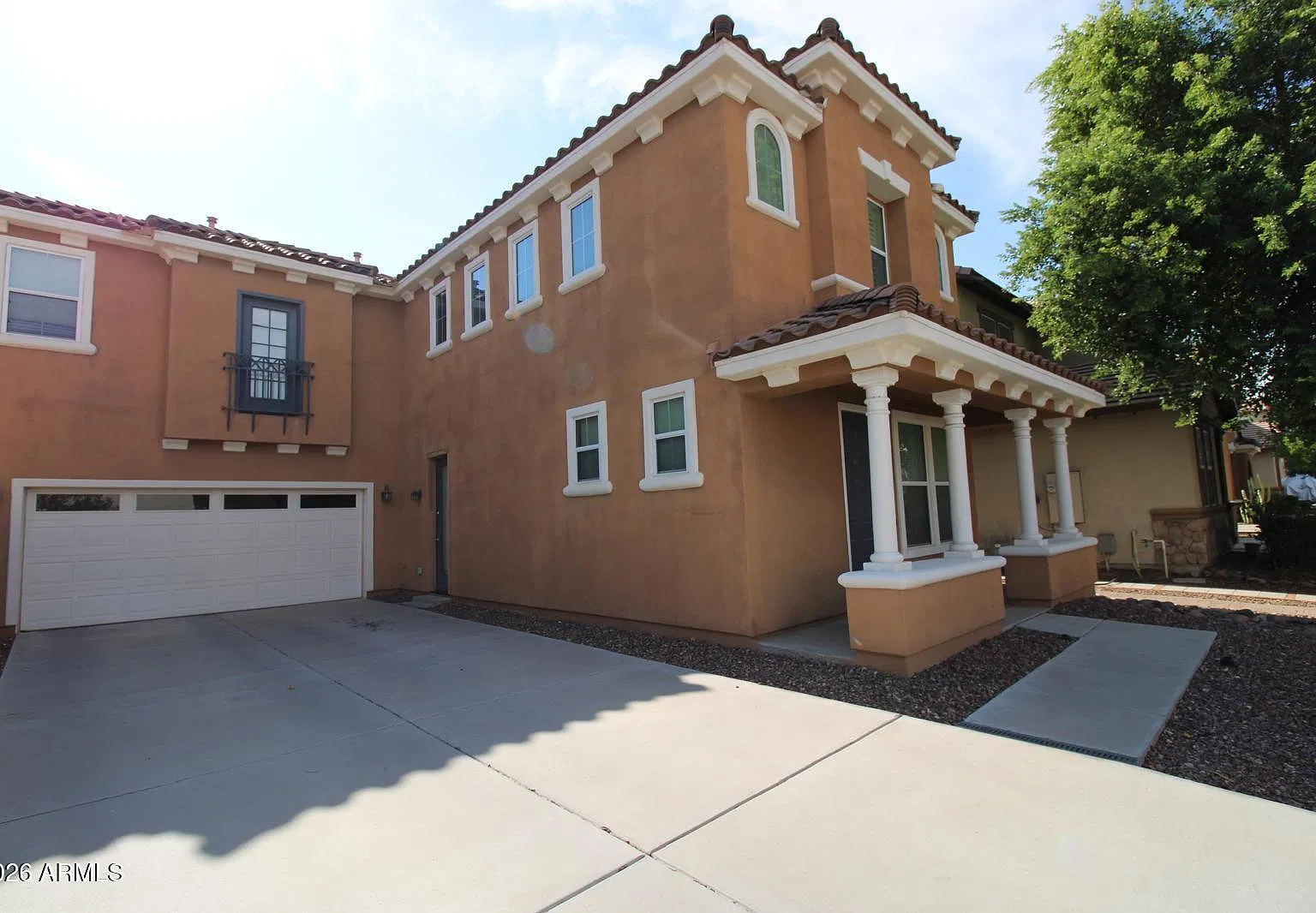 3 bed, 2.5 bath, $2,600 — Photo 2