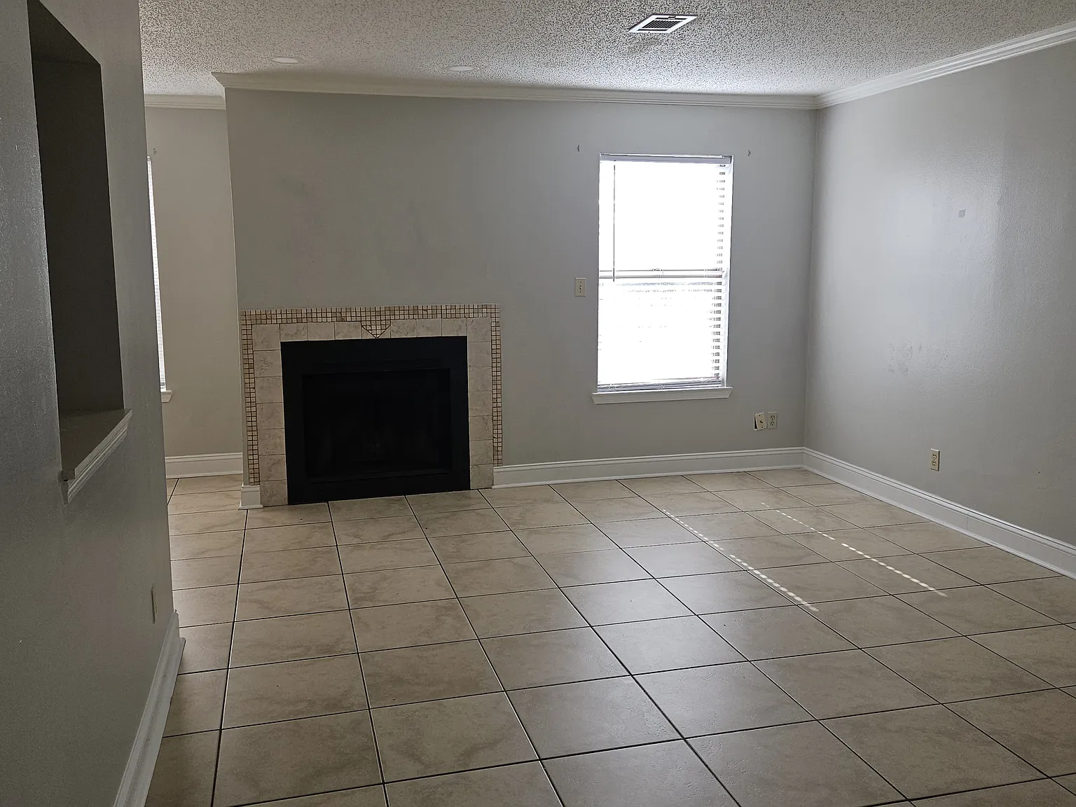 2 bed, 1200 sqft, $1,600 — Photo 3