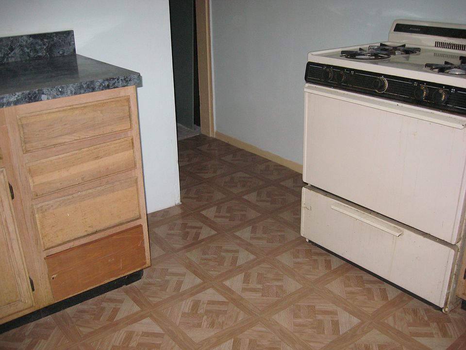 2nd image of 10 S Augusta Ave
