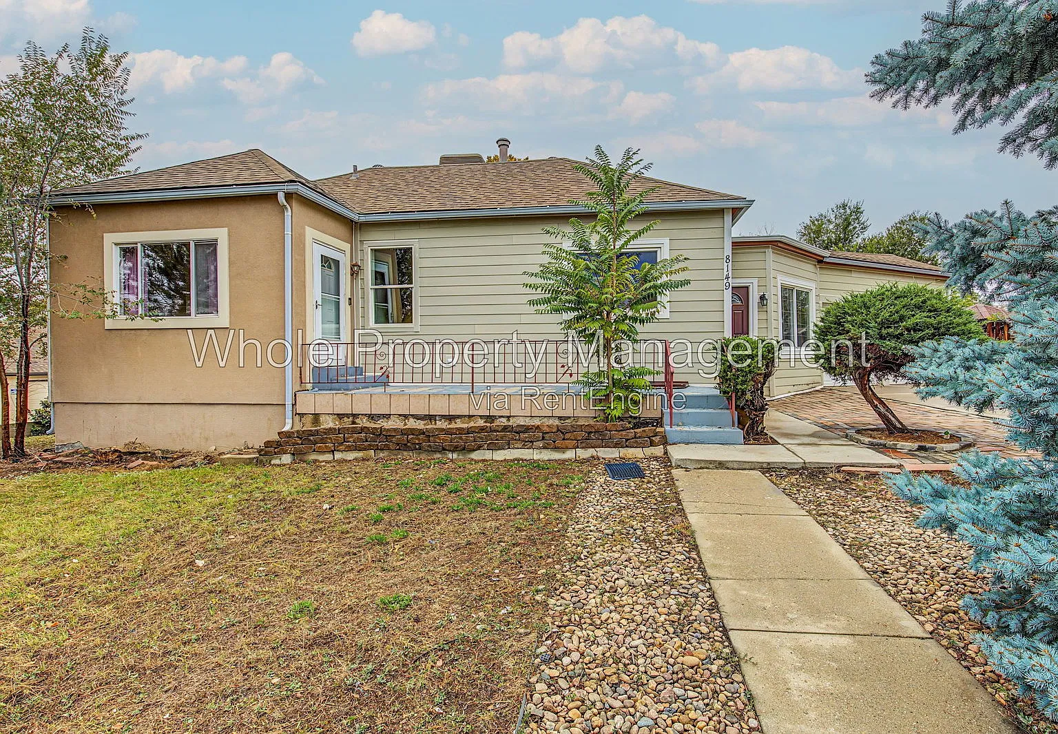 4 bed, 2.0 bath, 2400 sqft, $3,200 — Photo 2