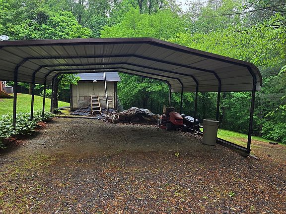 3rd image of 2735 Tablerock Rd