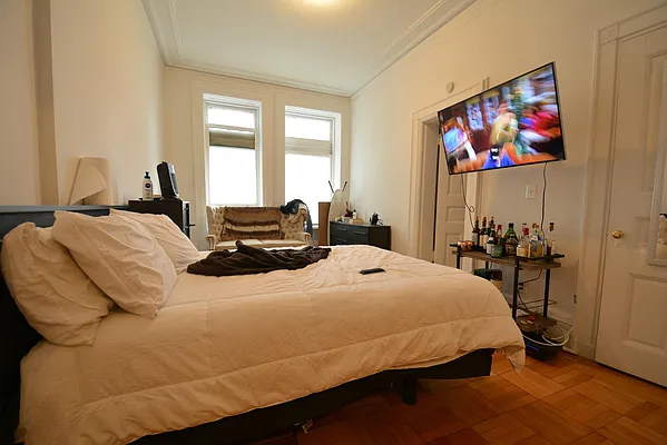 Rented by Keller Williams NYC | media 20