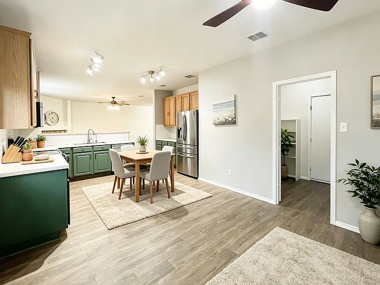 2401 Joliet Pl — Photo 9