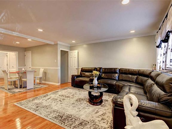 3rd image of 9210 Lemona Dr