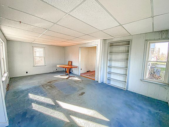 5th image of 107 Florence Ave