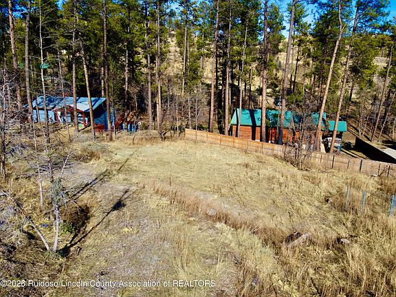 3rd image of 204 Sequoia Dr