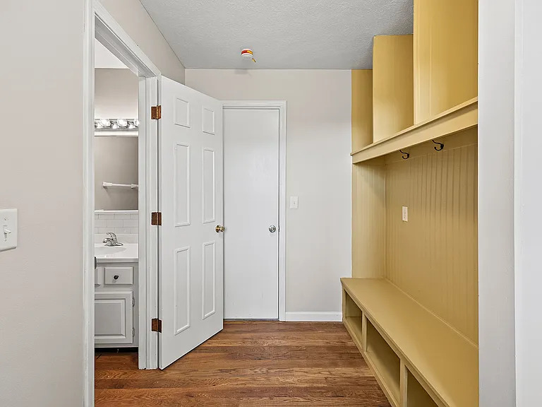 3839 Rome Dr — Photo 22