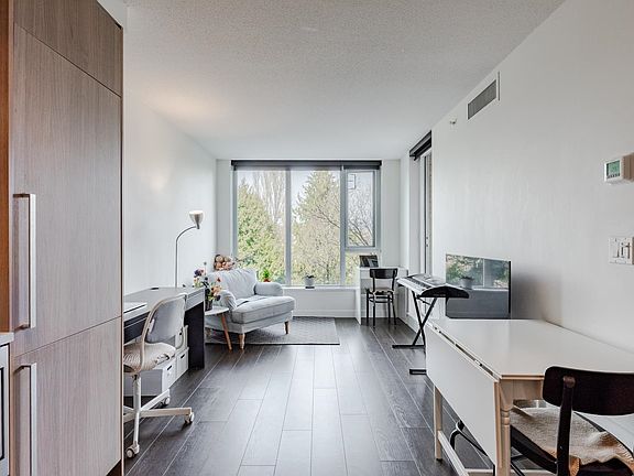 4th image of 8988 Patterson Rd #612