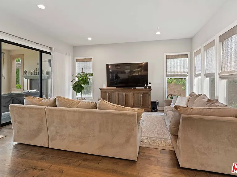 11925 N Ricasoli Way — Photo 34