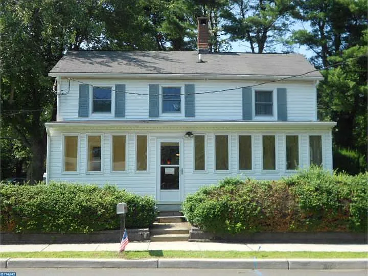 79 Edgemere Ave photo 1