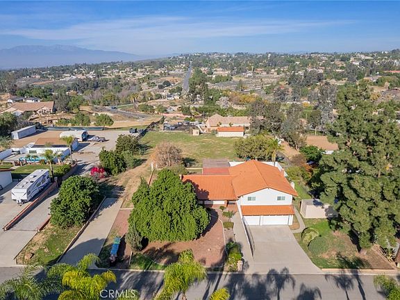 2nd image of 15750 Pounders Dr