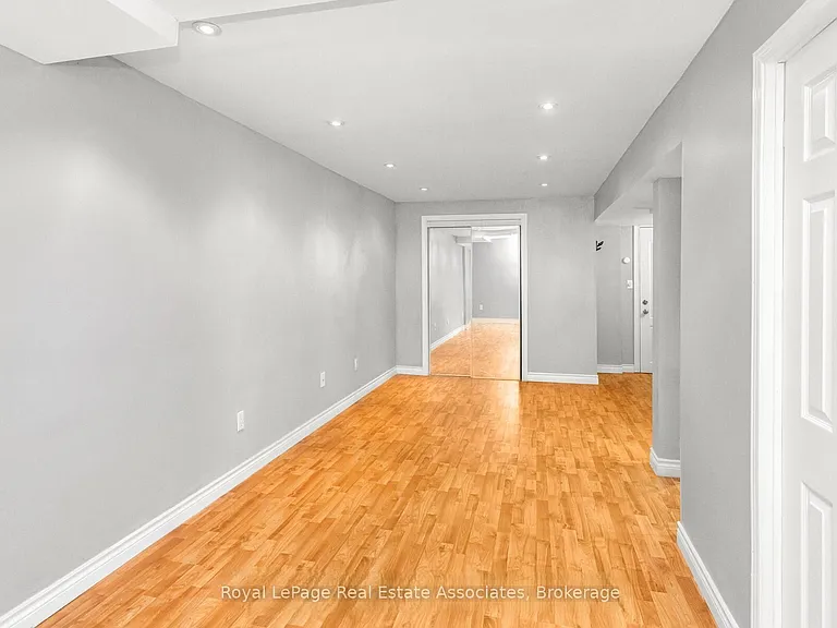 116 Lake Louise Dr #LOWER — Photo 6